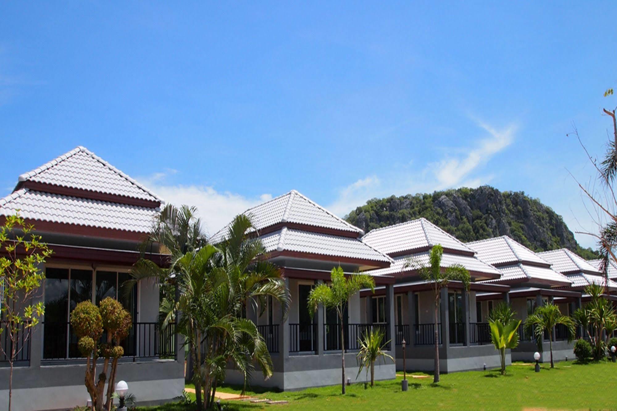 Kp Mountain Beach Pran Buri Extérieur photo