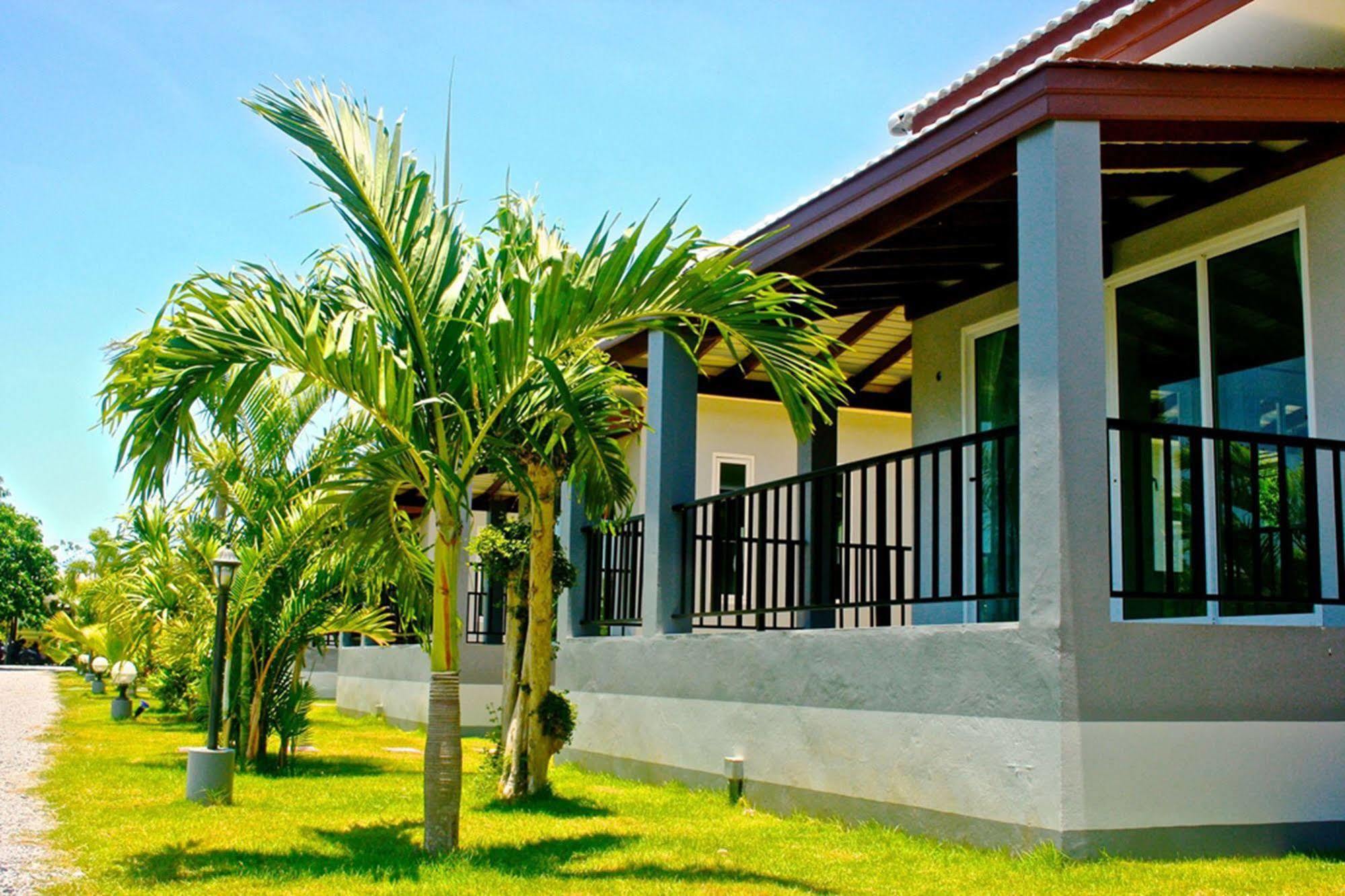 Kp Mountain Beach Pran Buri Extérieur photo