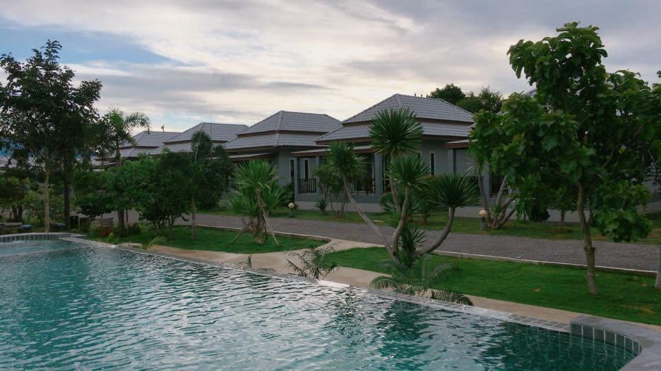 Kp Mountain Beach Pran Buri Extérieur photo