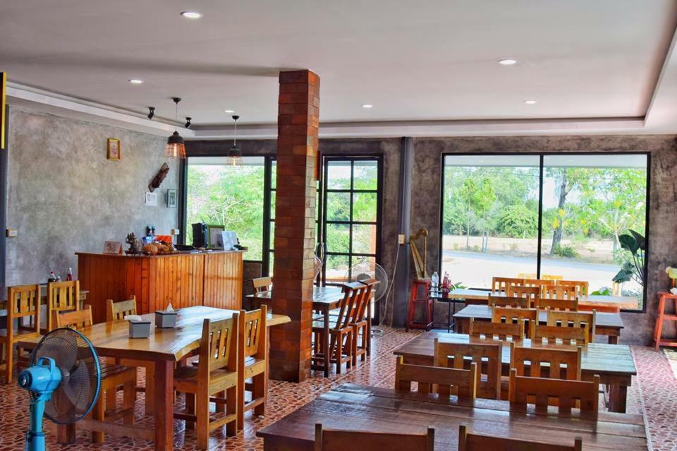 Kp Mountain Beach Pran Buri Extérieur photo