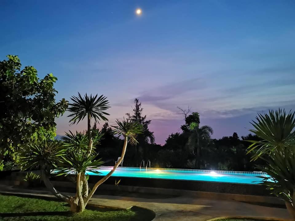 Kp Mountain Beach Pran Buri Extérieur photo